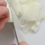 味噌汁の玉ねぎのおすすめの切り方！玉ねぎの切り方によって辛みが変わる？！