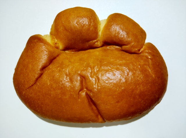 クリームパンの形はなぜあんななの？昔はグローブ型で今は円型の理由を解説！