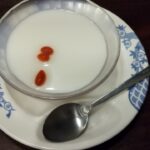 杏仁豆腐の赤いやつの正体とは？正体について解明します！