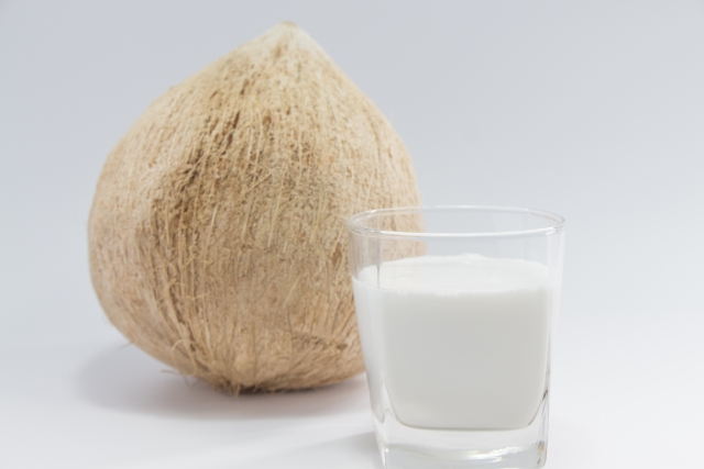 ココナッツミルクが固まるのはなぜ？原因と対策について解説！
